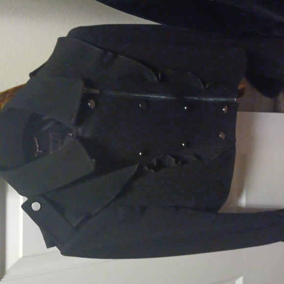 Jackets - Picture 7 of 7